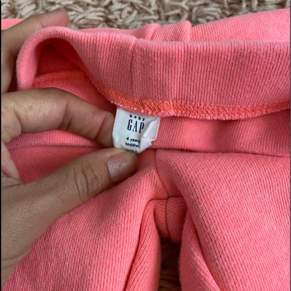 GAP‼️‼️ - Picture 2 of 3